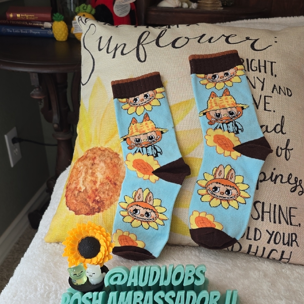 Labubu  Socks Sunflower Pattern Kids SM - MED - Picture 2 of 4